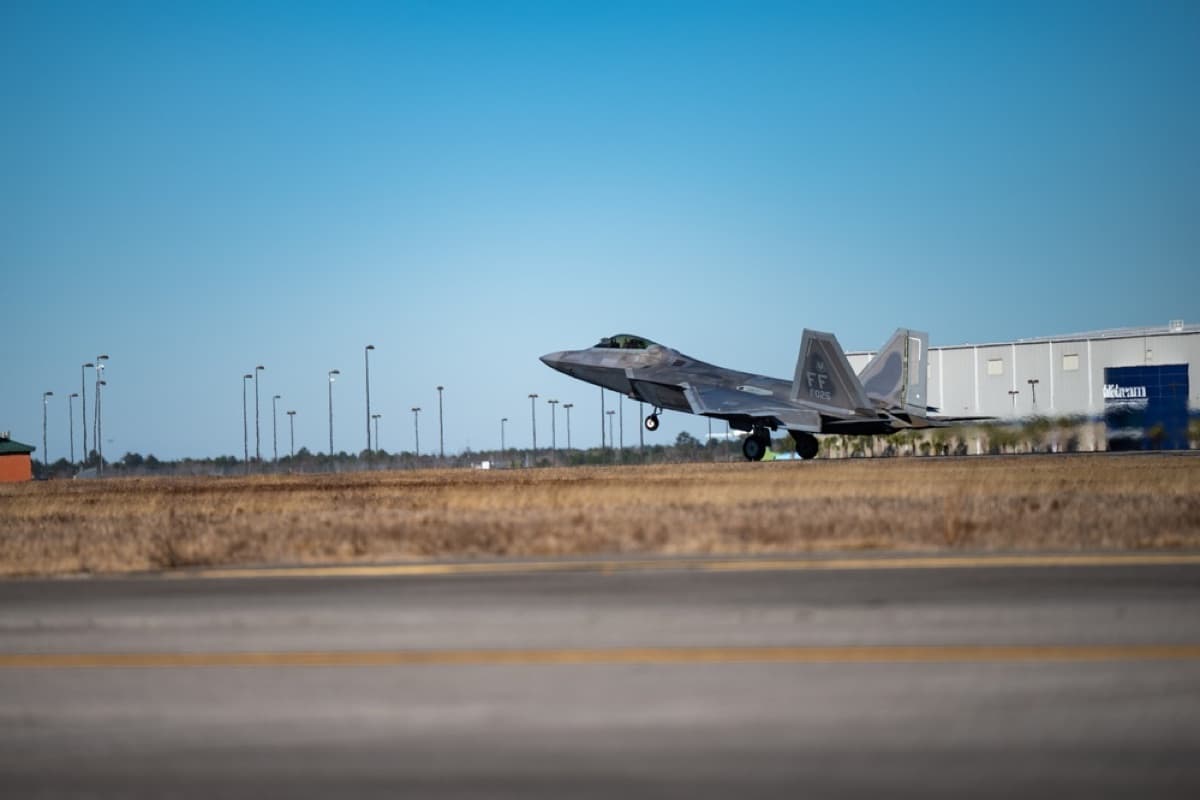 Incredible Images of the F-22 Raptor