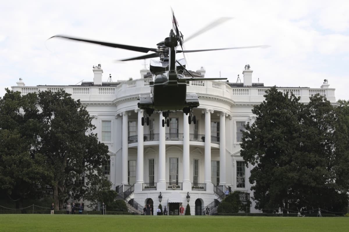 VH-92A presidential helicopter conducting test flights over the White House south lawn