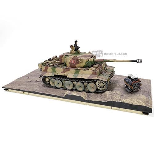 Forces of Valor Tiger I winter camouflage diecast tank 1:32 scale