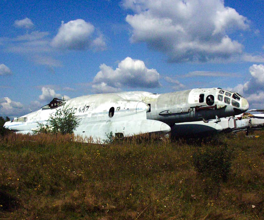 Do you know which military aircraft these are?
