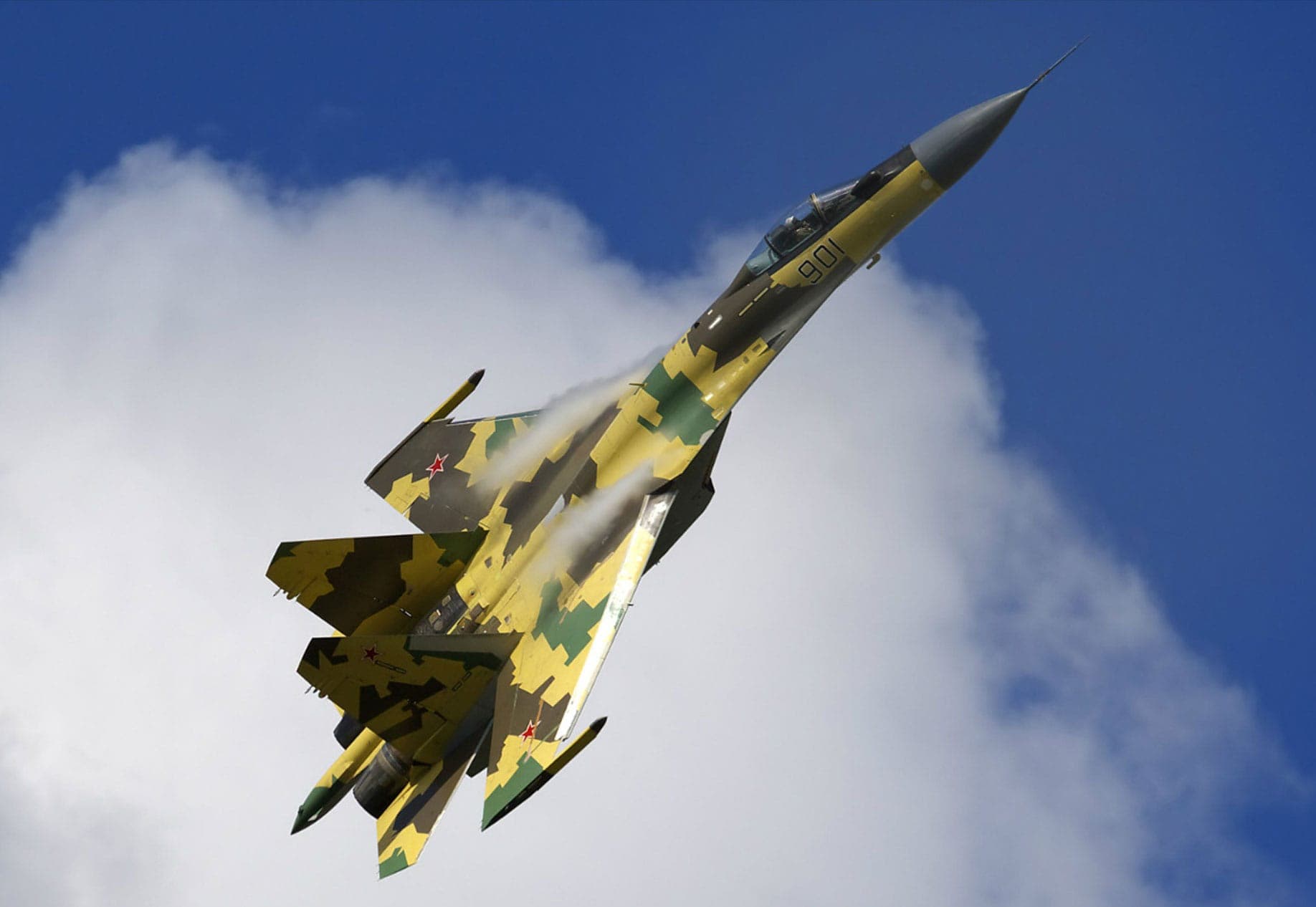 Striking Images of Russian Fighter Jets