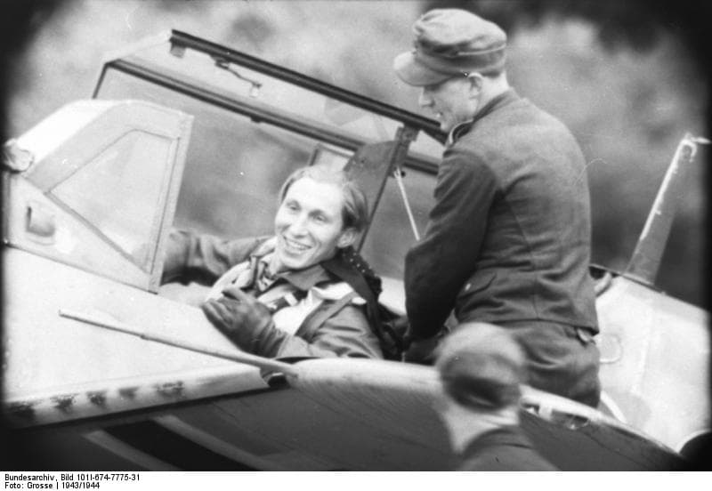 German fighter pilot with Bf 109G, Bundesarchiv photograph