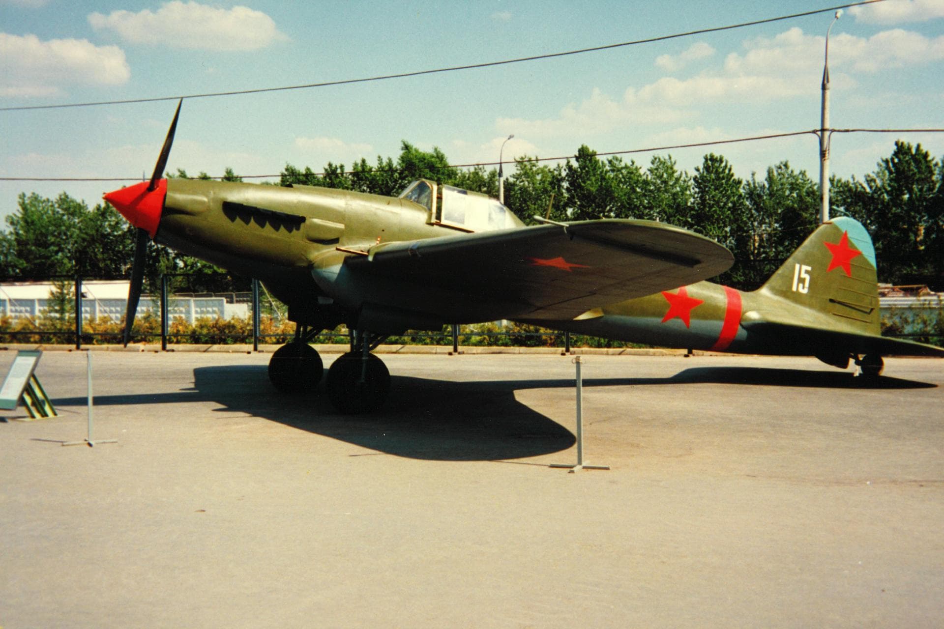 Il-2 Shturmovik in Soviet markings, side profile view