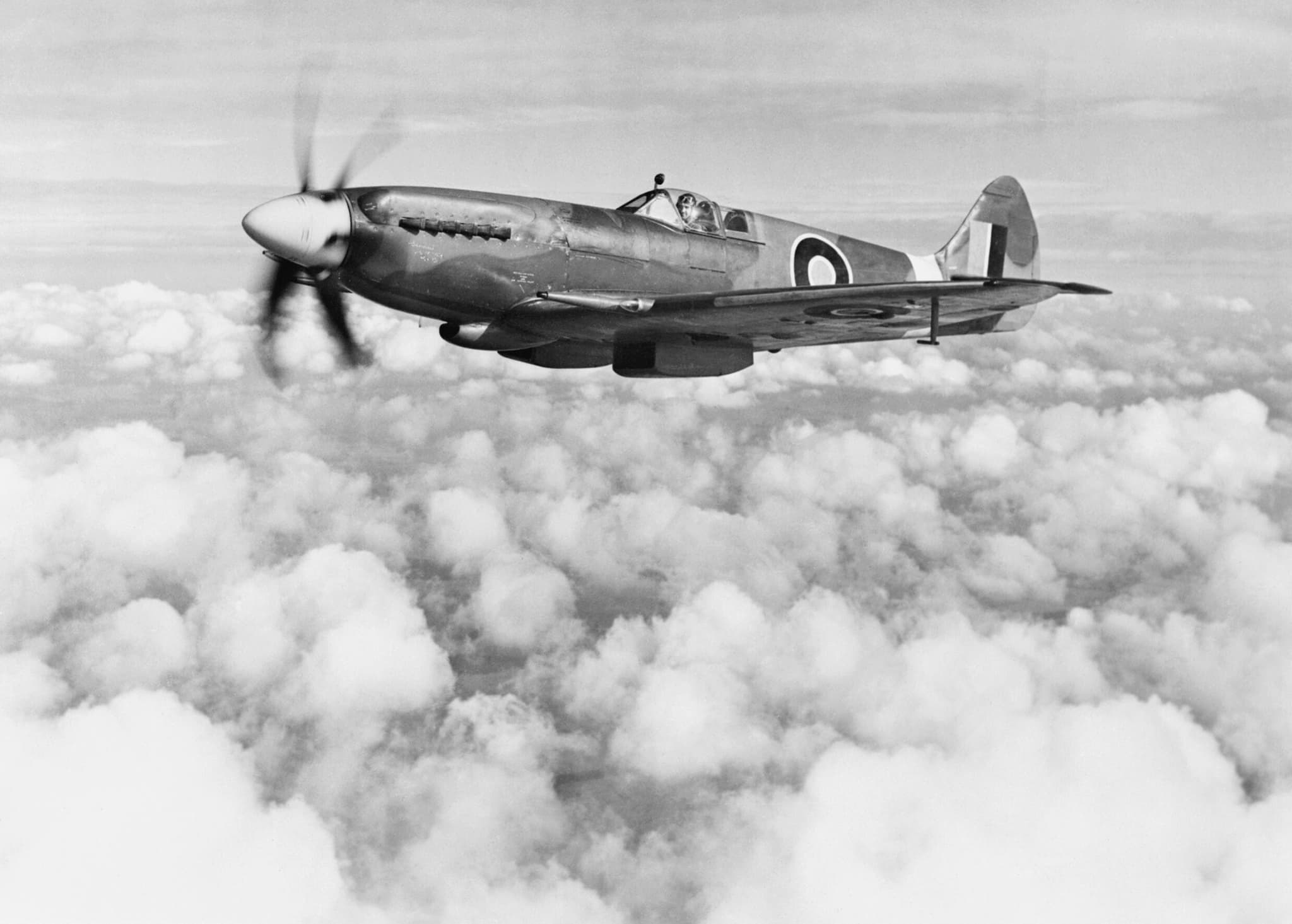 Supermarine Spitfire Mk XIVe RB140 in March 1944, serving with No. 616 and 610 Squadrons