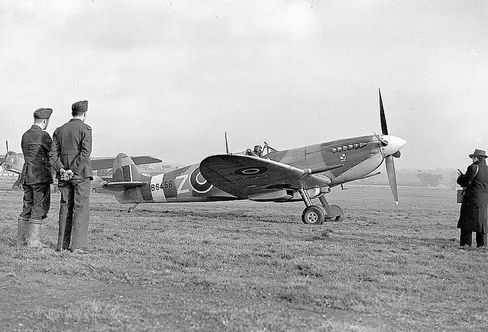Spitfire Mk IX of 306 Polish Squadron at Northolt, 1943