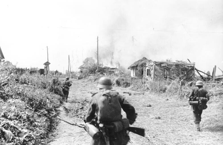 German soldiers occupying a village near Kiev during the massive encirclement battle in 1941