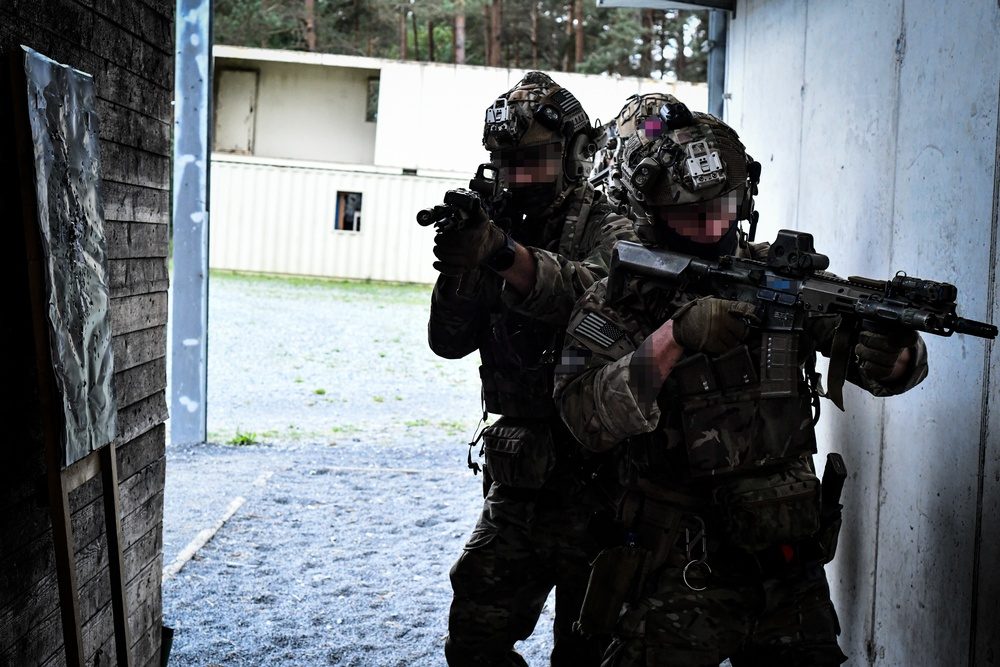 British SAS Special Air Service Regiment operators