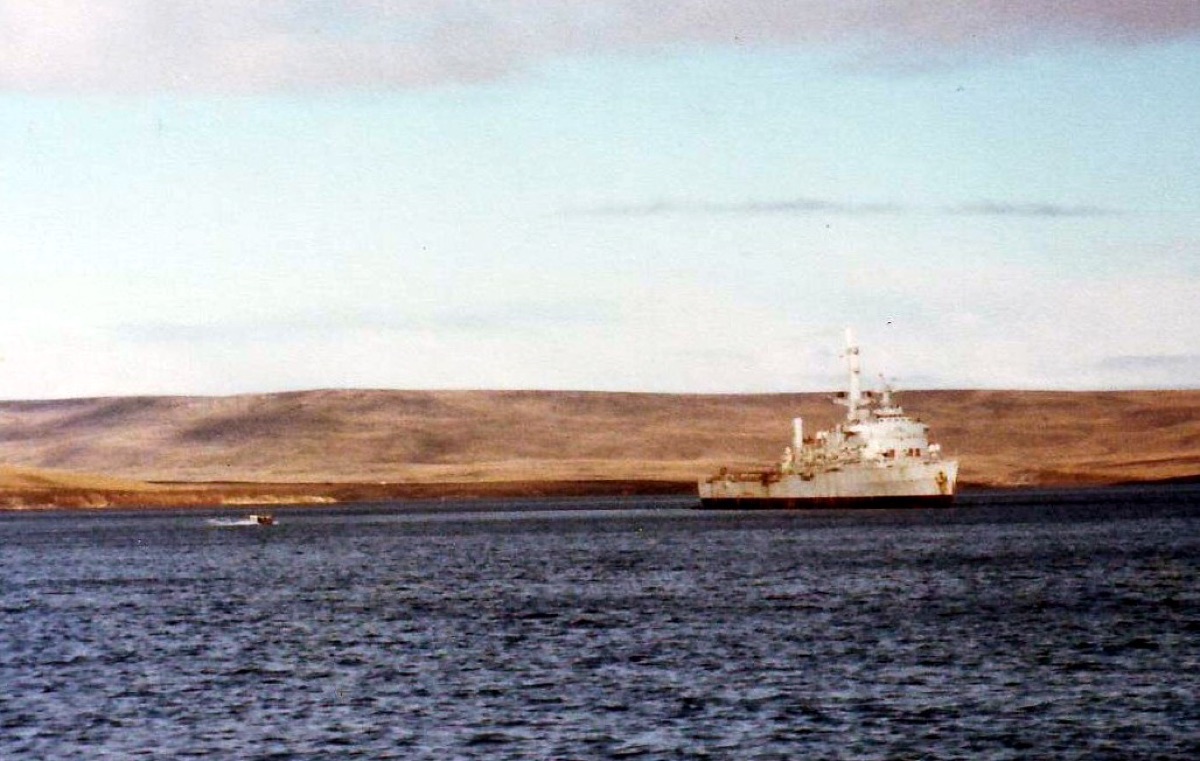 British naval forces operating near the Falkland Islands during the 1982 amphibious campaign