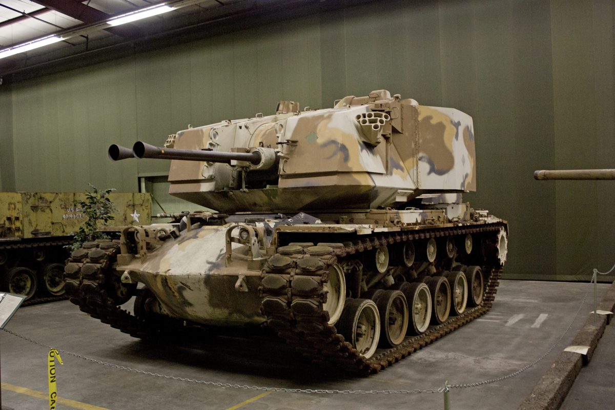 M247 Sergeant York DIVAD anti-aircraft system mounted on an M48 tank chassis, the self-propelled gun whose radar famously locked onto a latrine fan