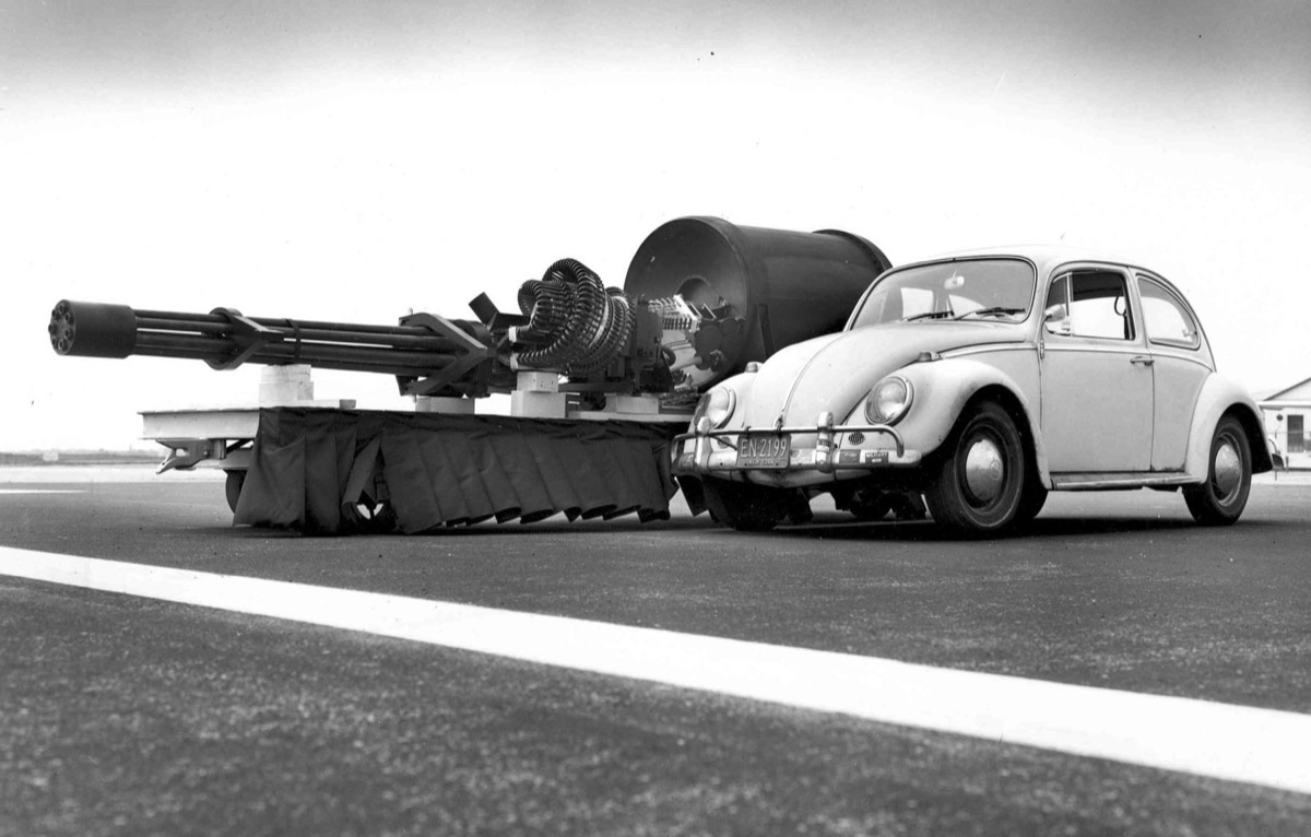 GAU-8 Avenger cannon displayed next to a Volkswagen Beetle for size comparison
