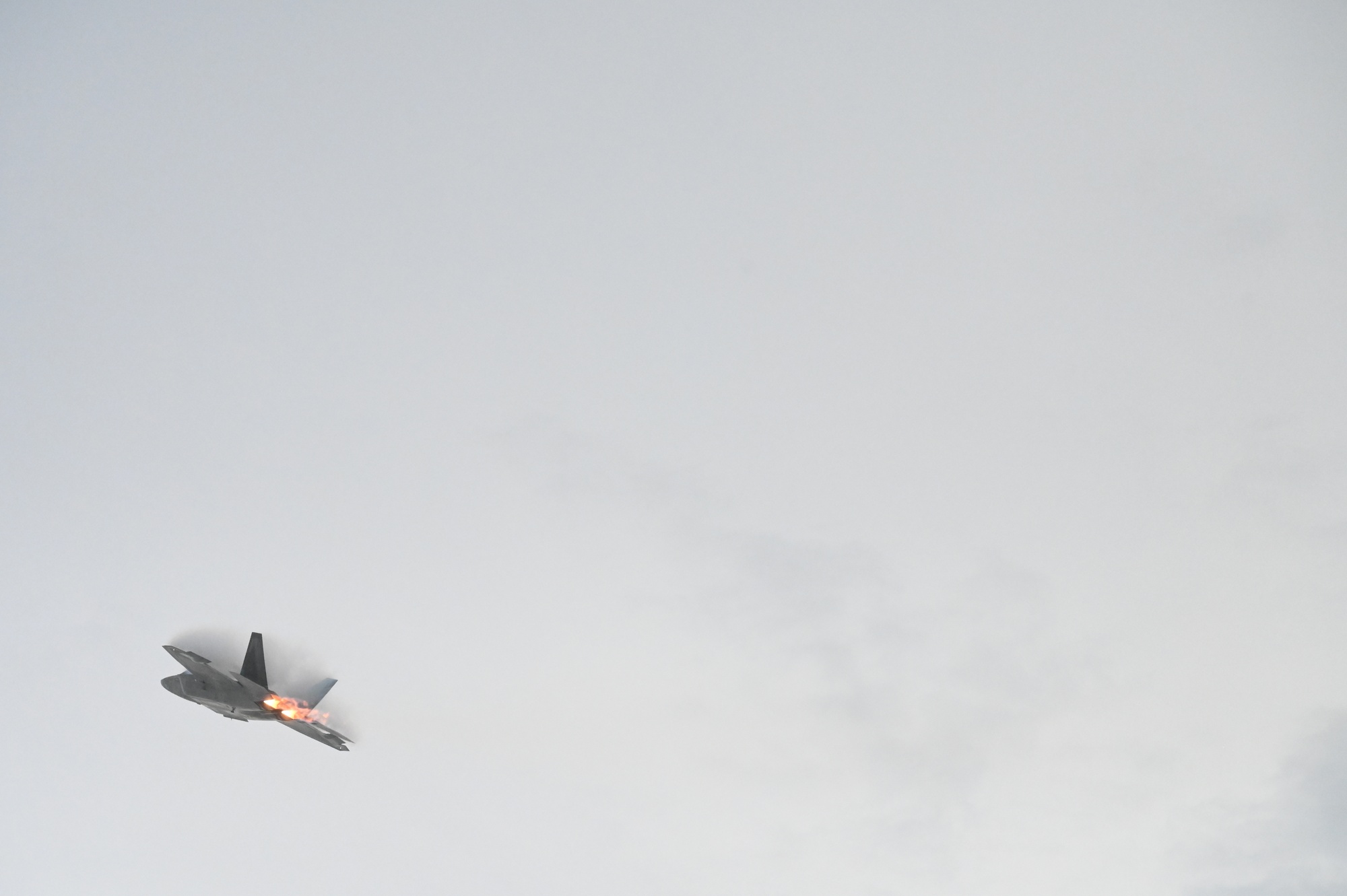 Diagram comparing radar cross sections of different aircraft from a conventional fighter to a stealth design