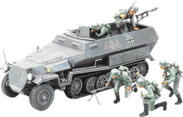 Tamiya Hanomag SdKfz 251/1 Model Kit