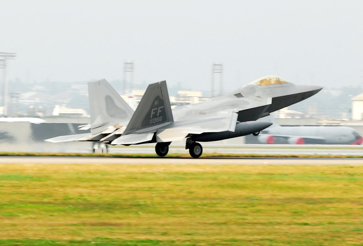 F-22 Raptor landing, F-22 facts