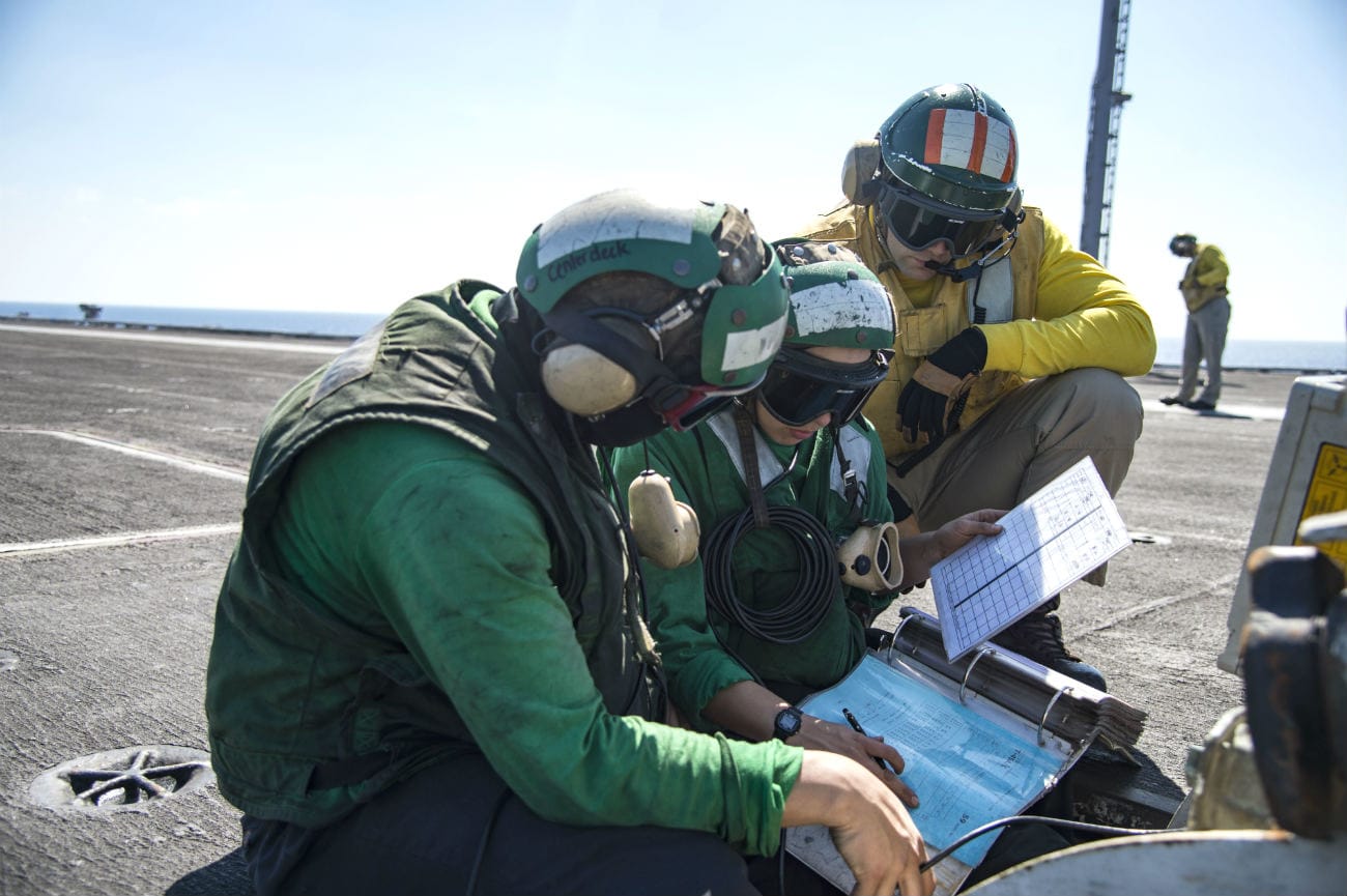 Aircraft carrier air men