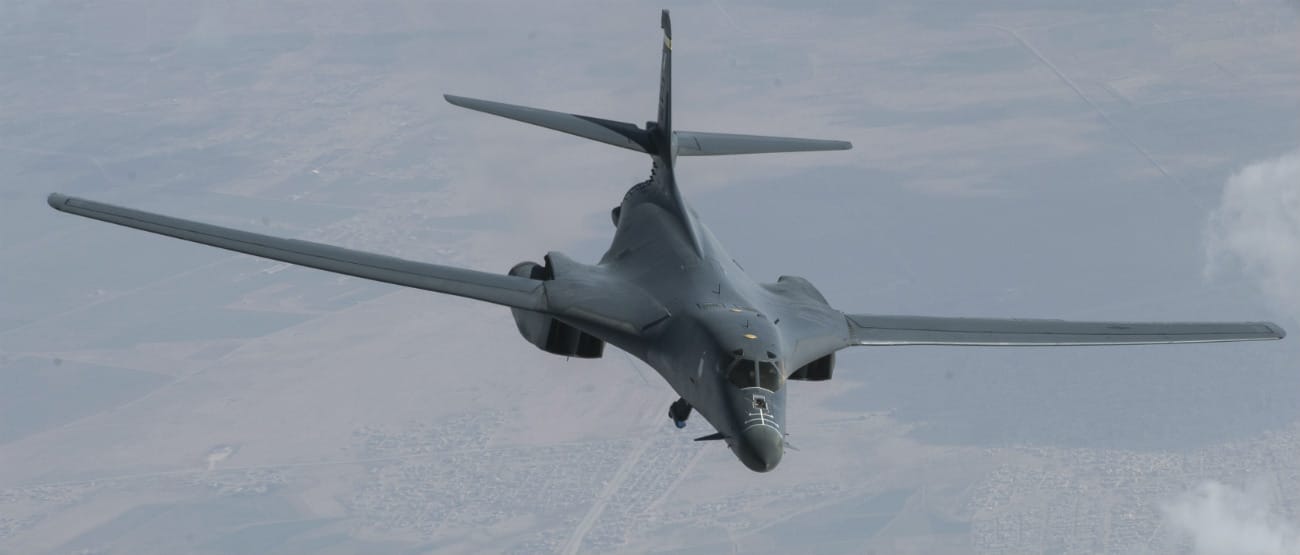 B-1b lancer prepares refuel