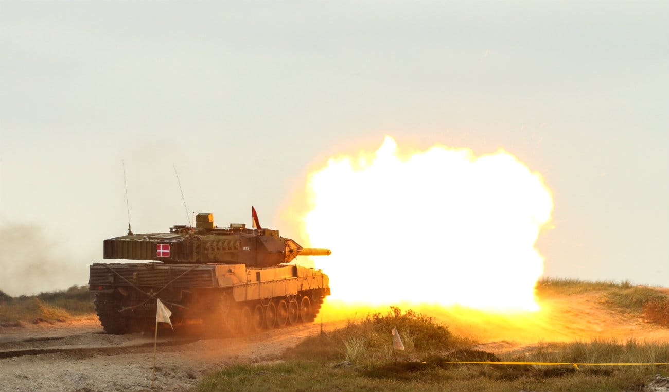 Battle tank Leopard fires