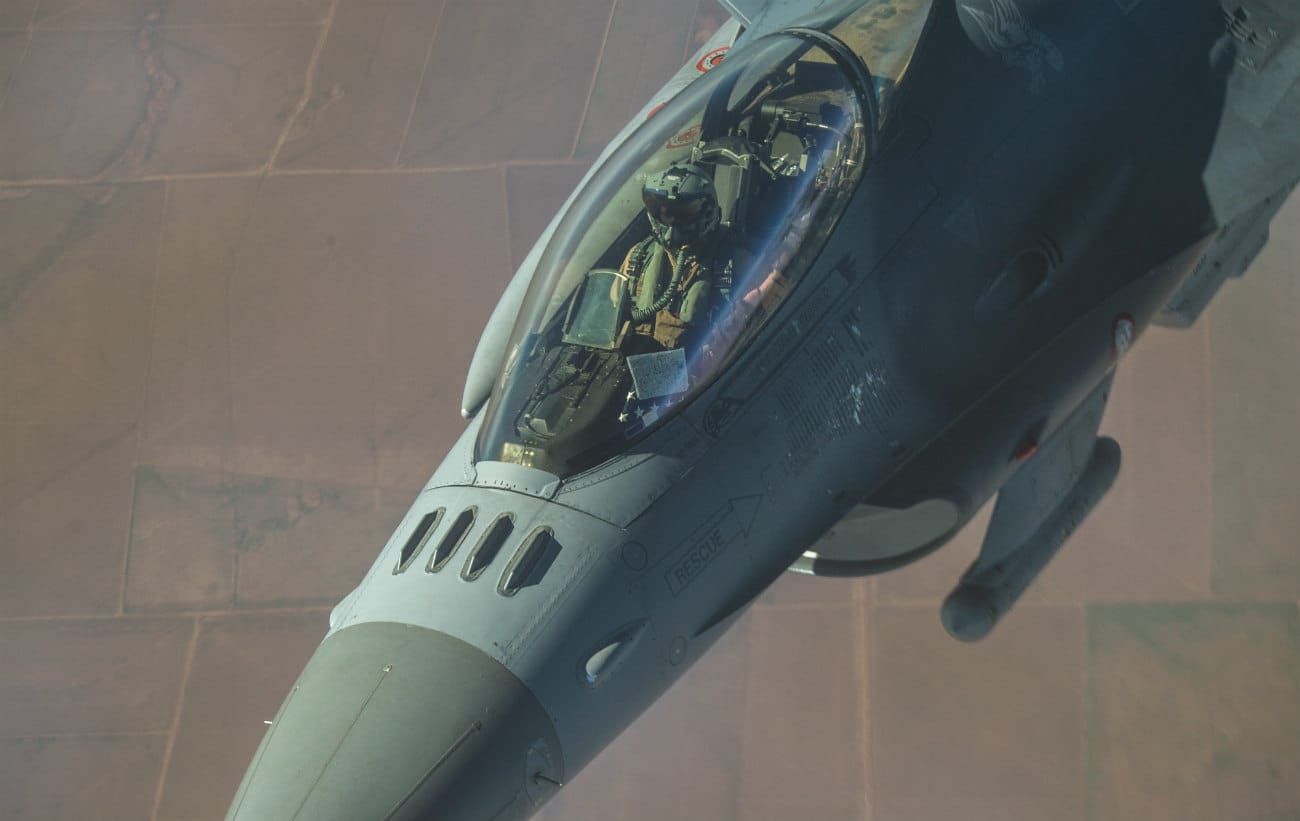 F-16 Images of Fighting Falcon aircraft Pilot