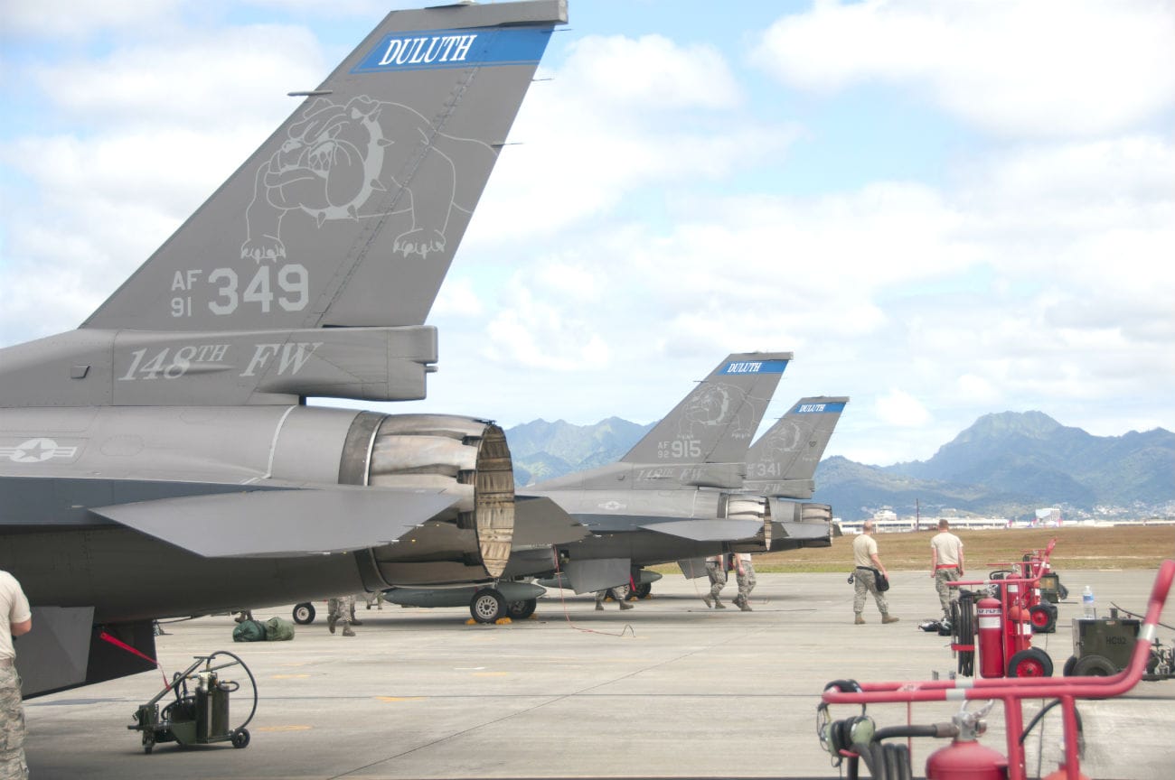F-16 fighting falcon tails