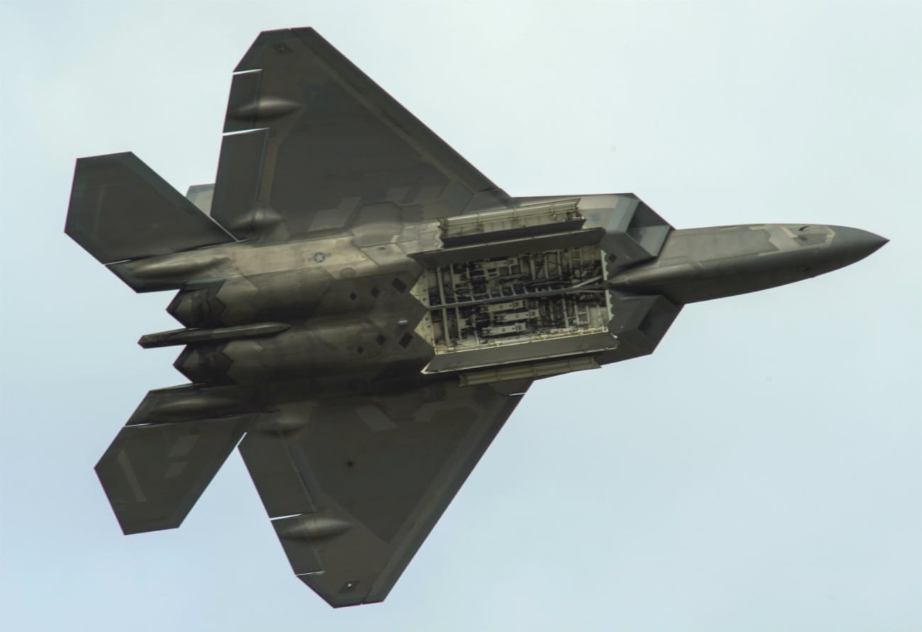 F-22 Raptor Bomb Doors