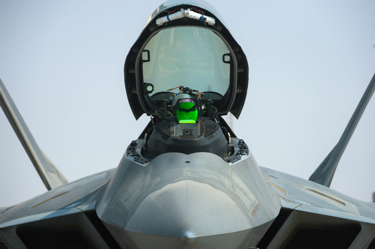 F-22 raptor cockpit