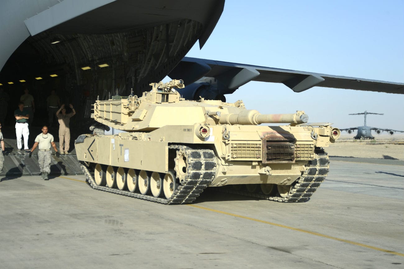 M1 Abrams aircraft Unload