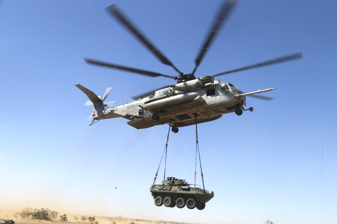 CH53 Sea Stallion Lifts tank
