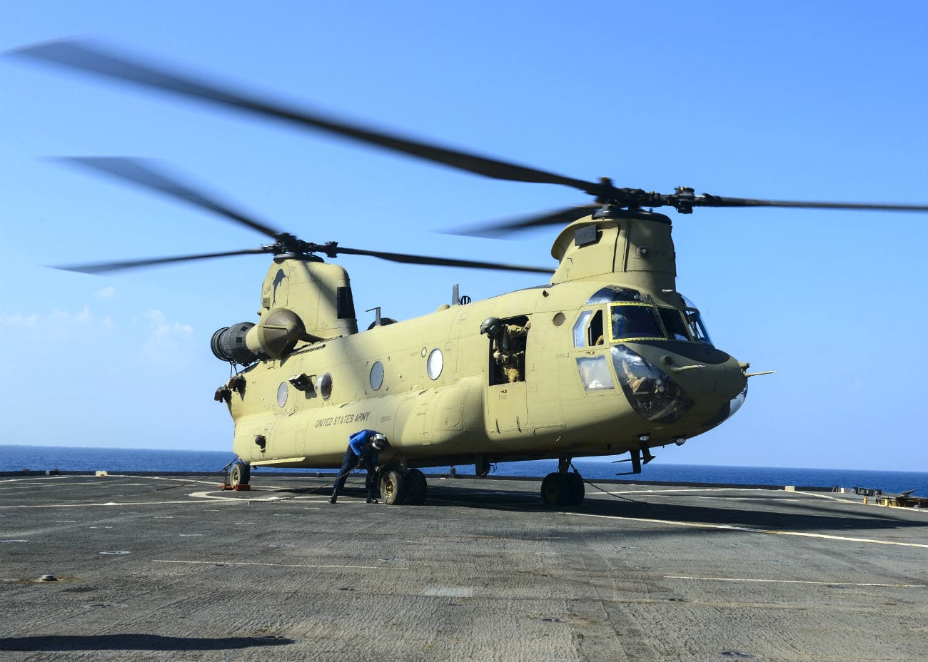 Ch-47 Chinook Images Helicopter on Carrier