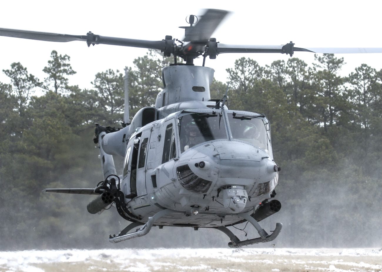 Bell UH-1 images huey Landing