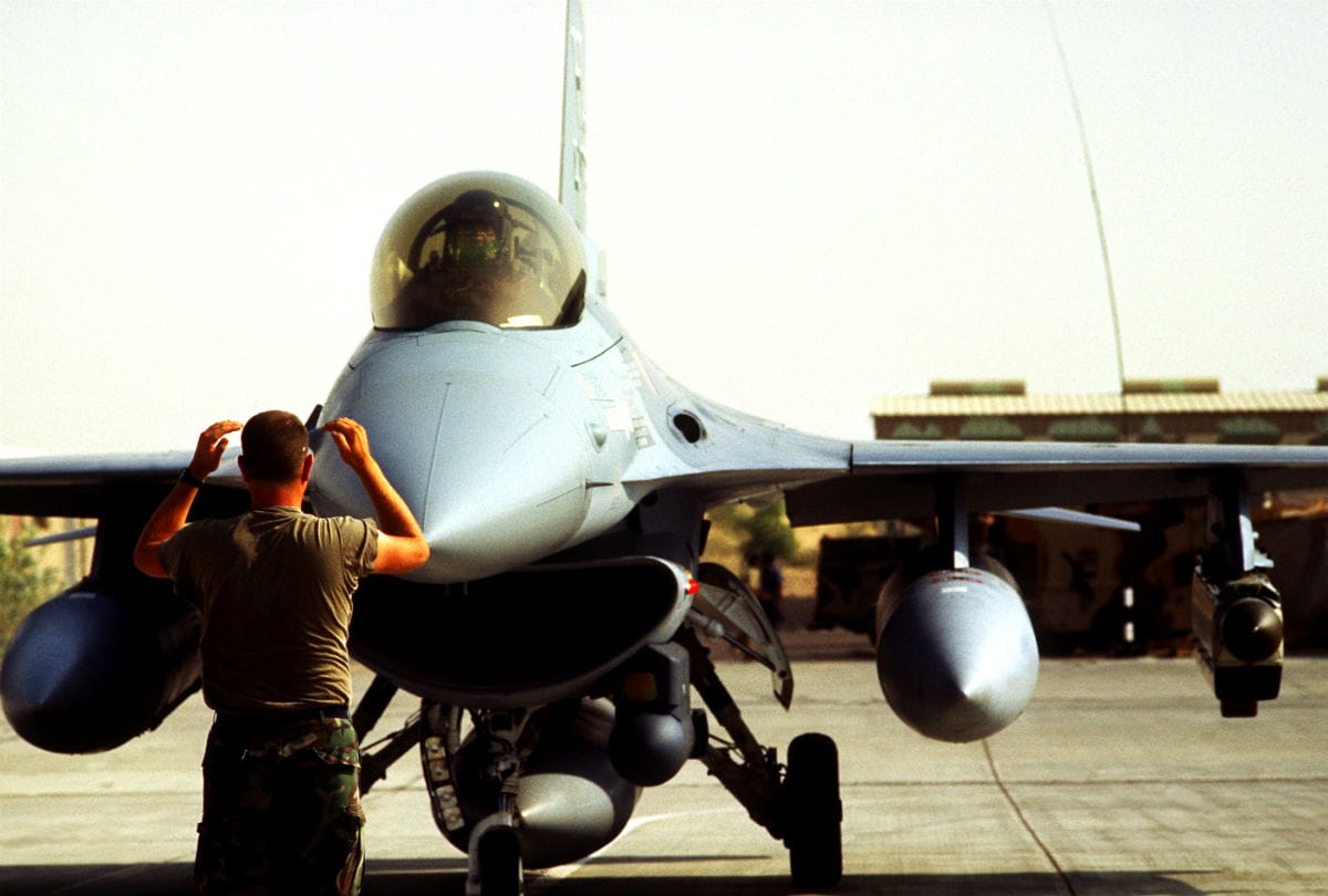 F-16 Desert Storm