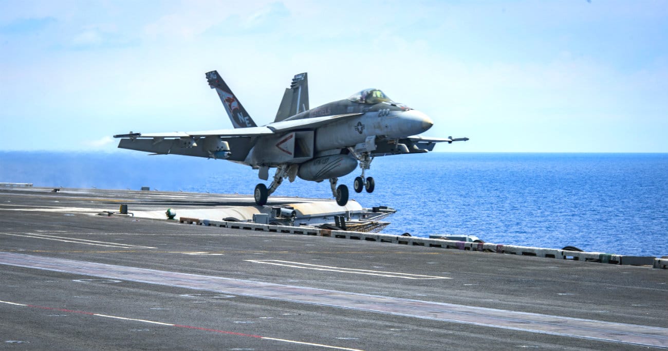 F-18 super hornet landing