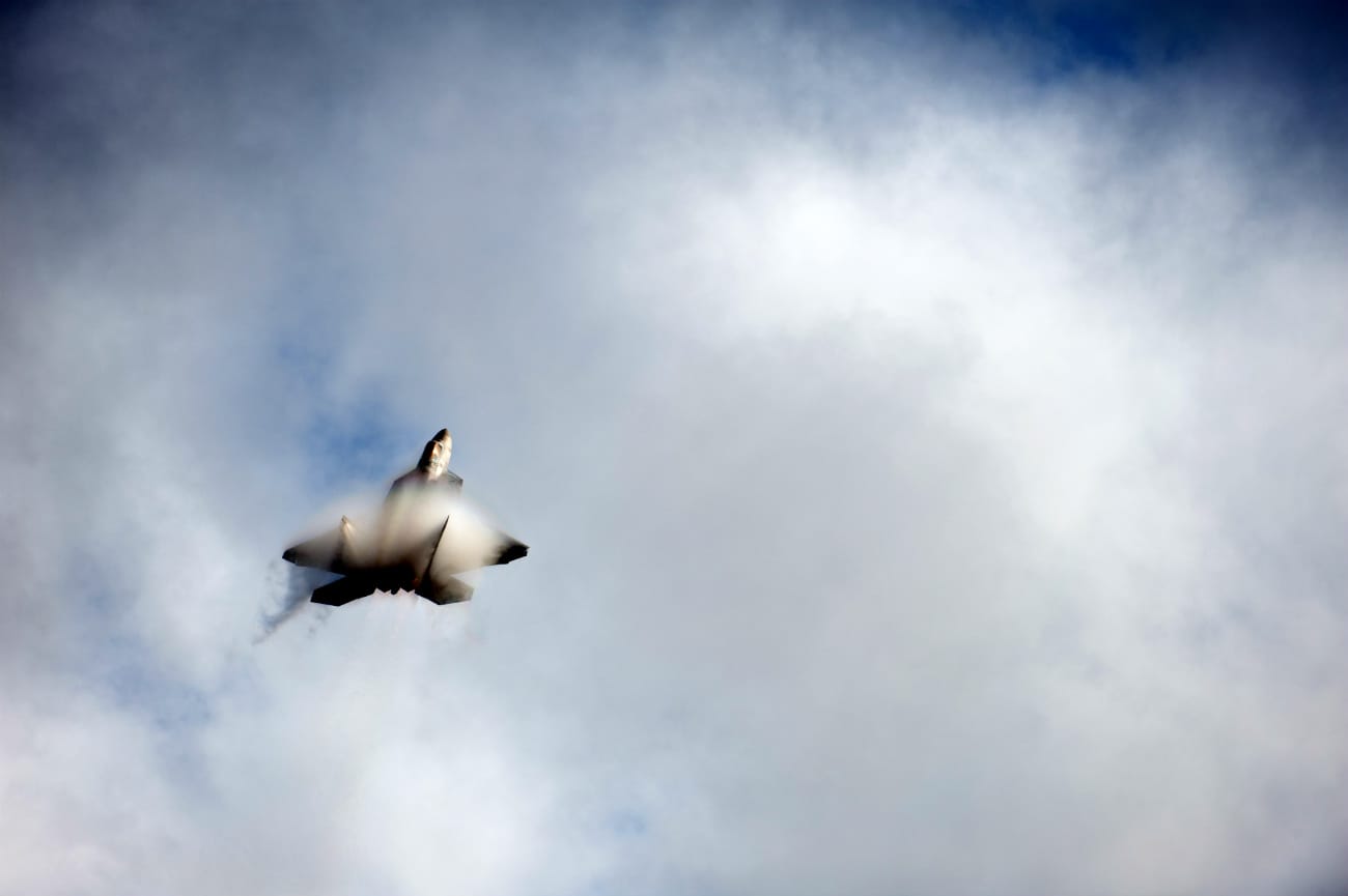 F 22 Breaking The Sound Barrier
