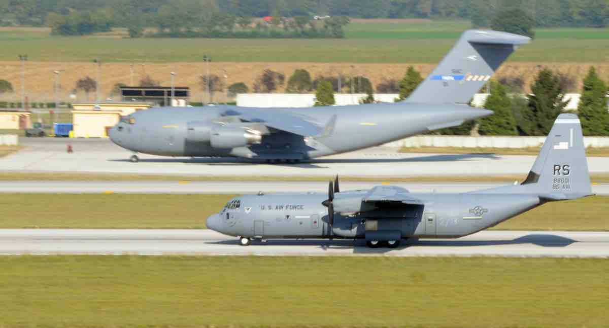 C-17 vs C-130 size