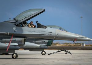 F-16 Fighting Falcon Pilot prepares