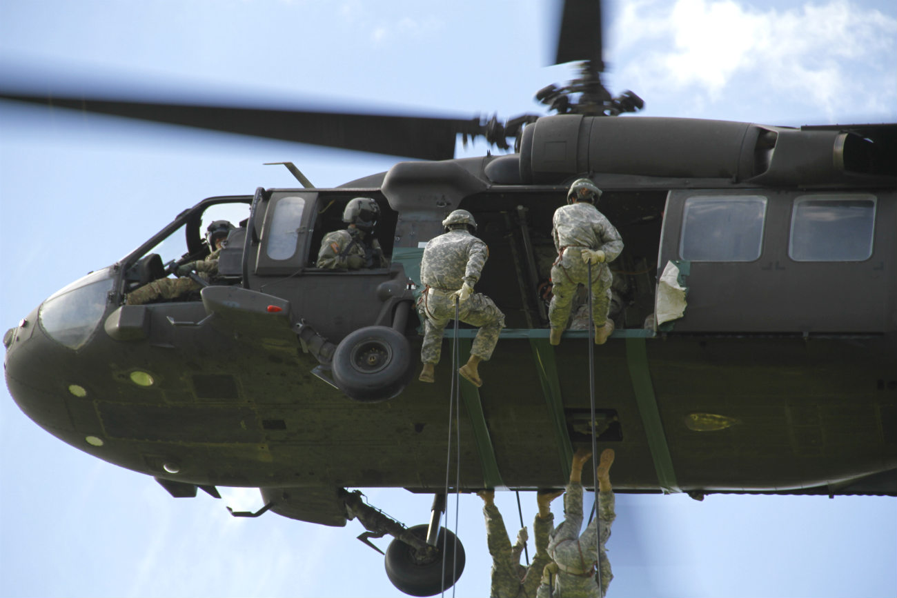 UH-60 Black Hawk Fast-rope