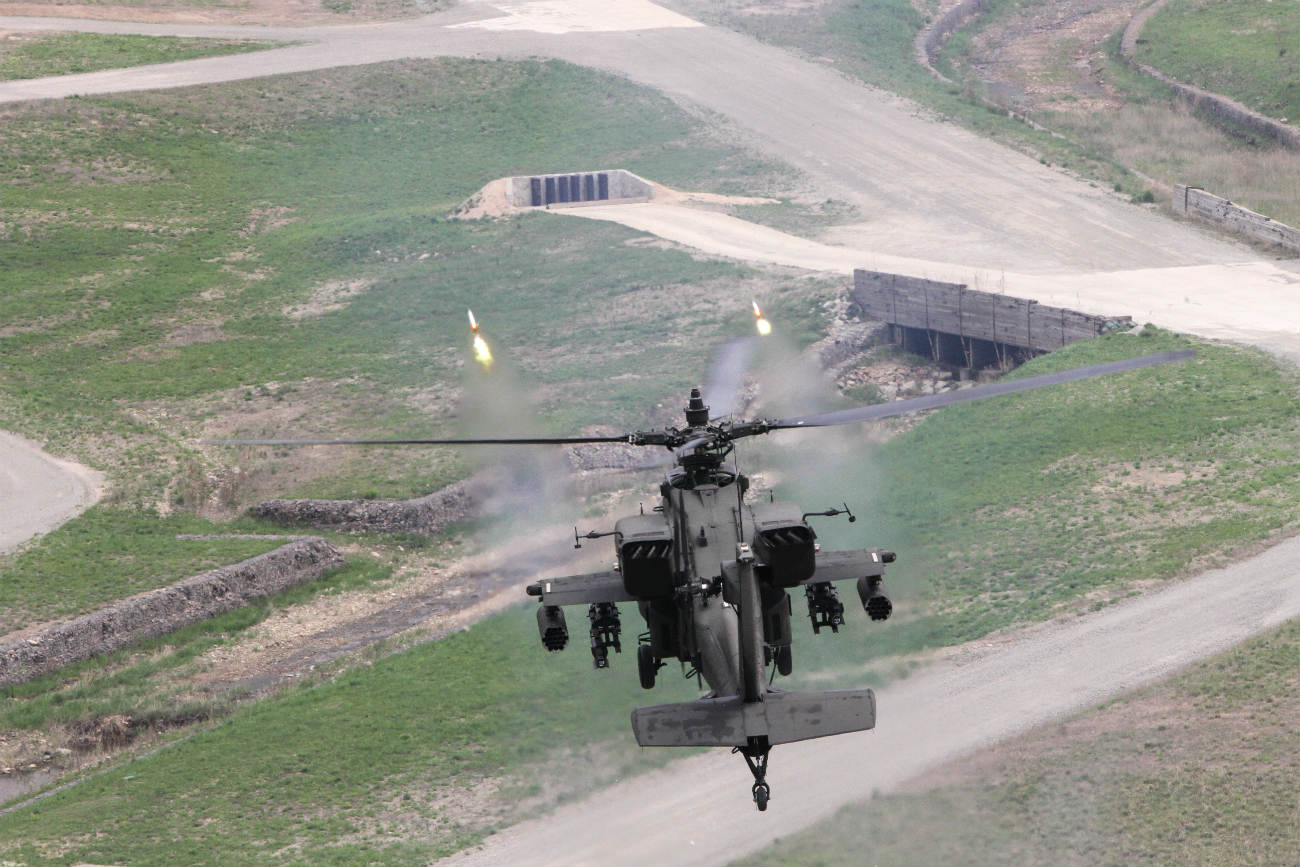 AH-64 Apache tail
