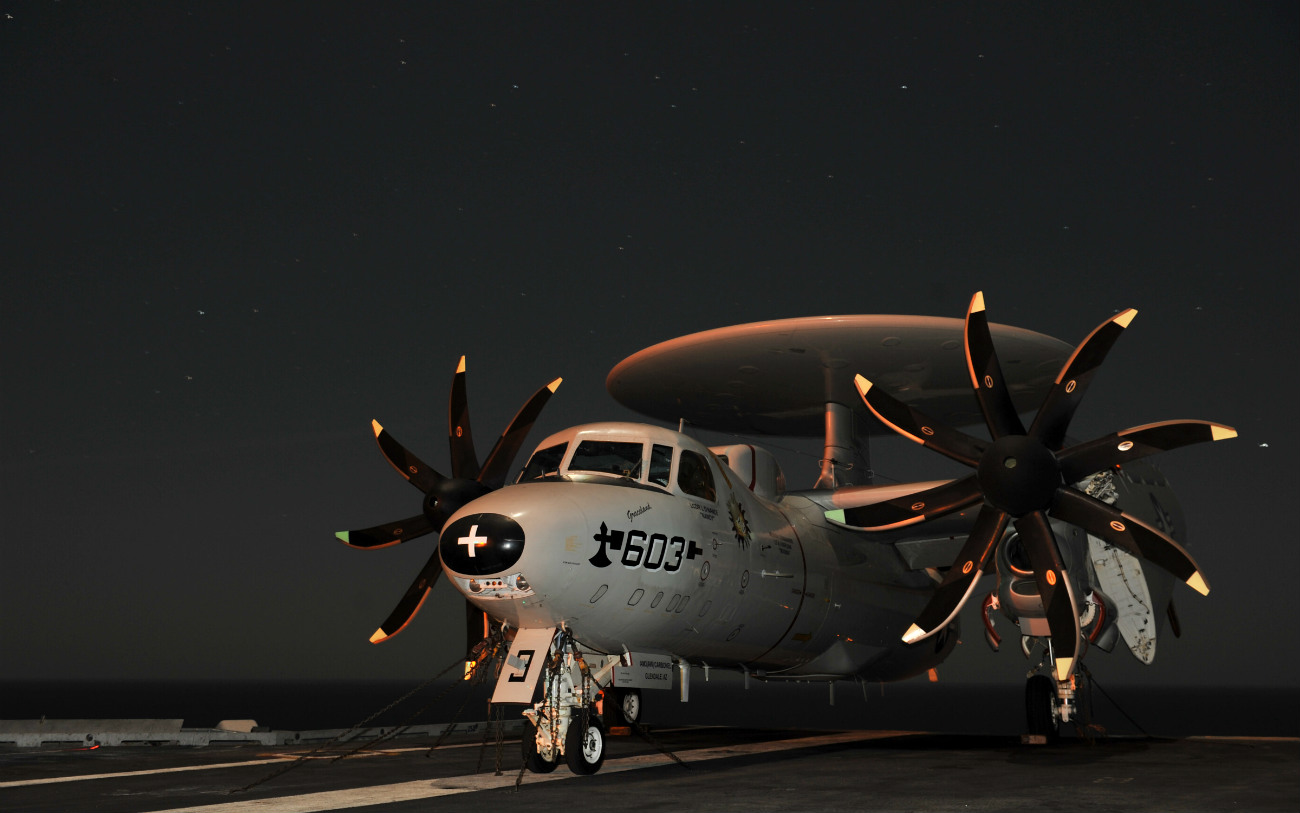 E-2 Hawkeye images parked night