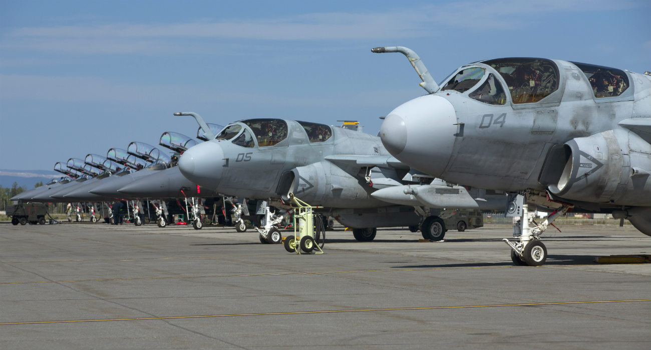 EA 6b Prowlers lined up