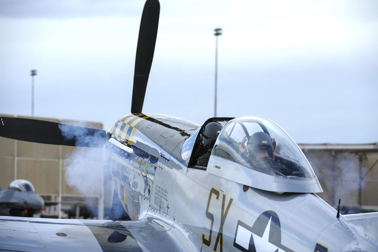 P-51 Mustang Engine start