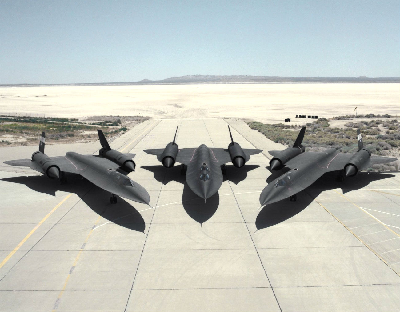 SR-71 Blackbirds on ramp
