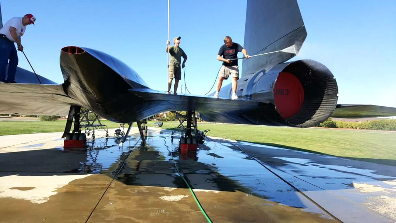 SR-71 aircraft tail cleanings