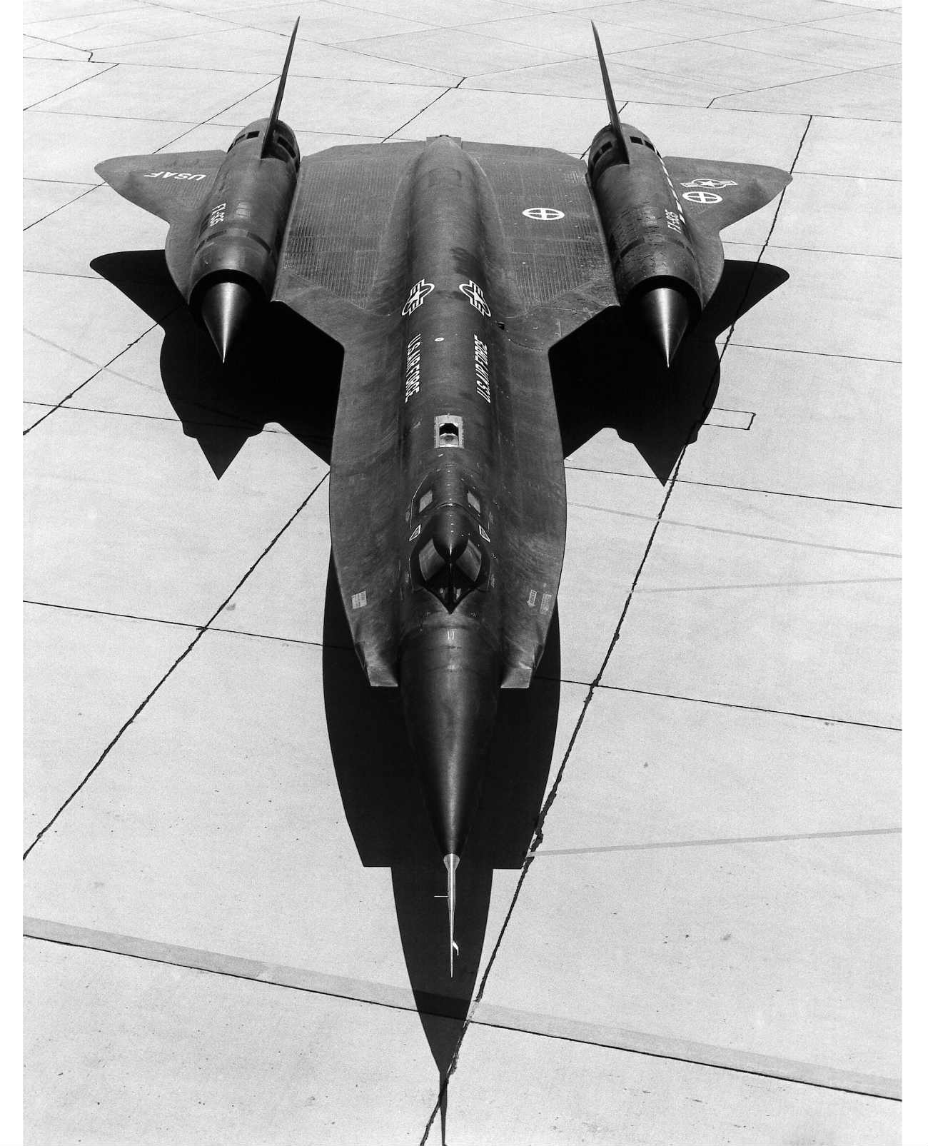 Lockheed YF-12 - On ramp