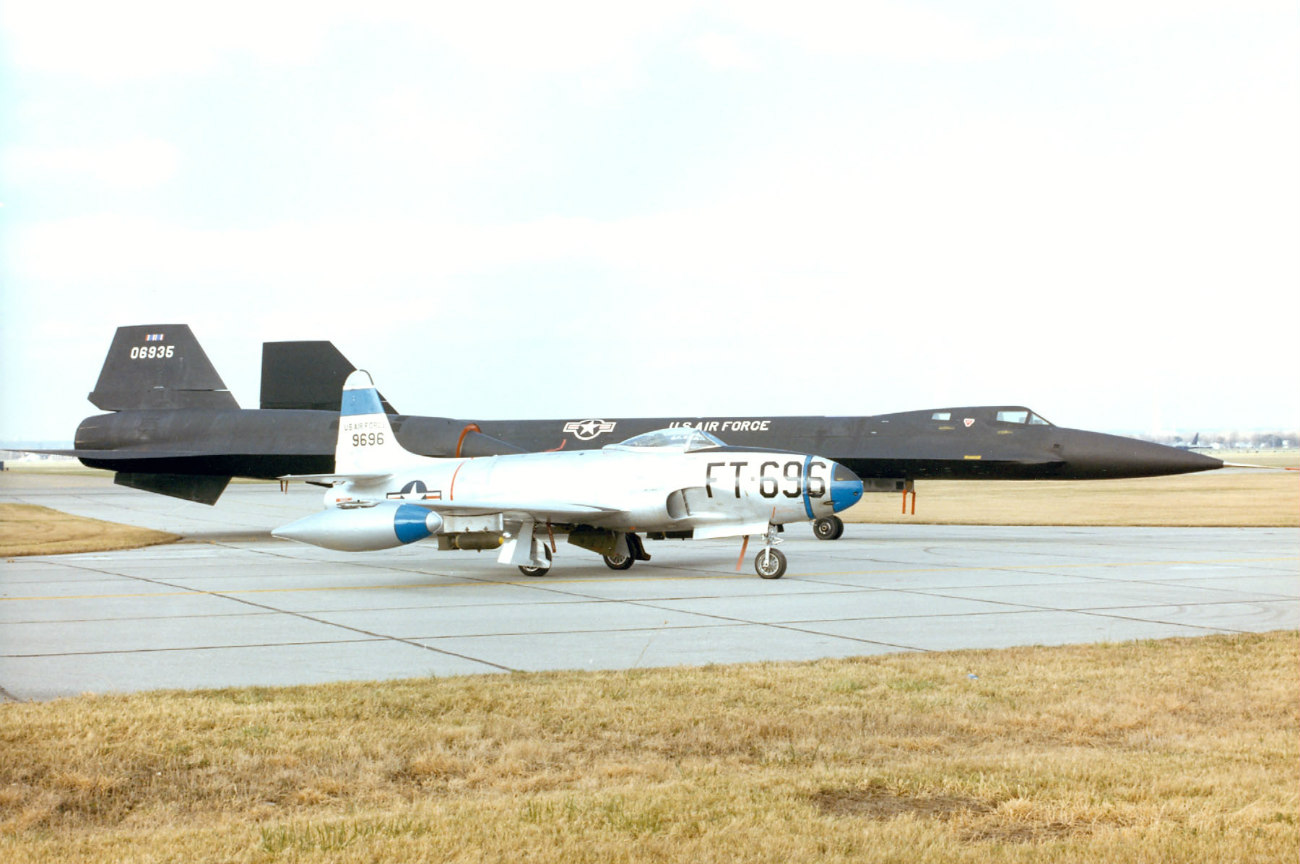Lockheed YF-12 - Size comparison