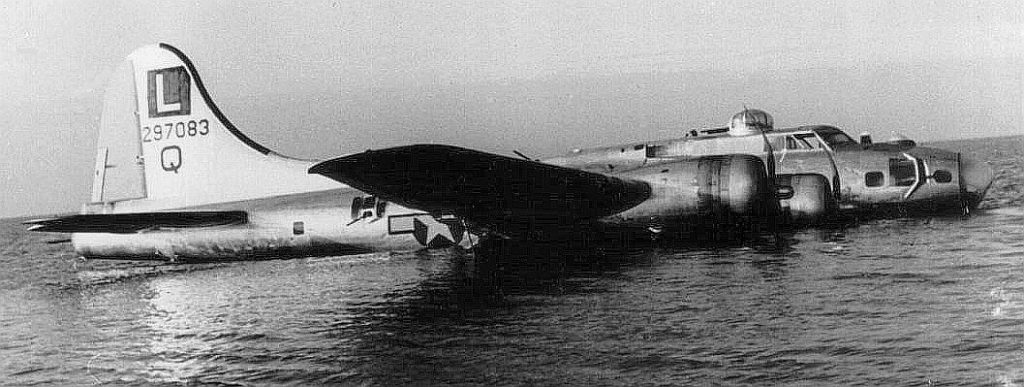 b-17 in the ocean wwii survival story