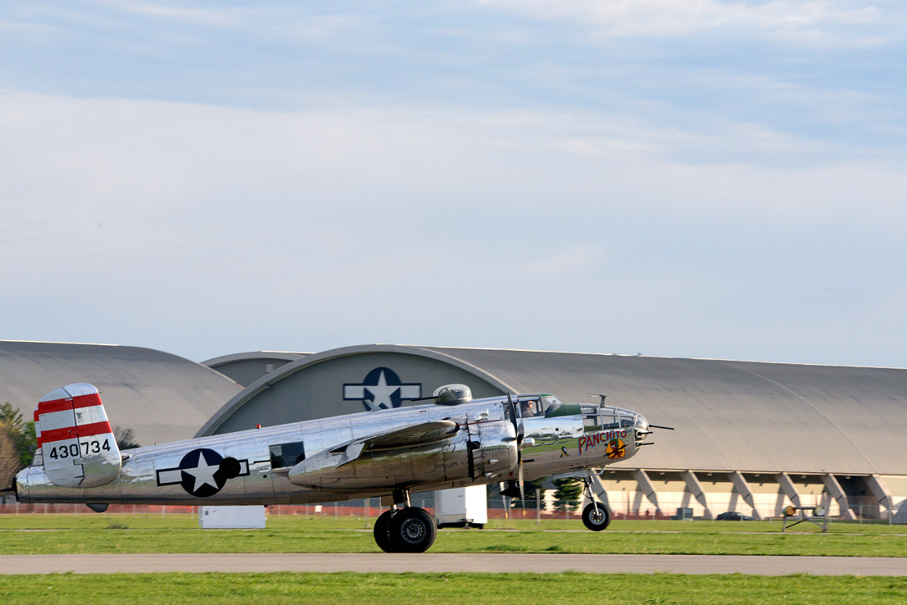 B-25 Mitchell bomber Panchito lands on a runway