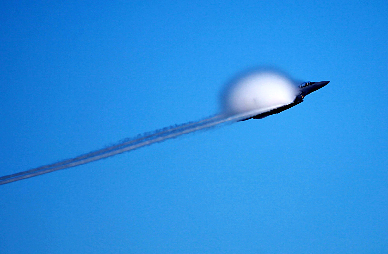 FA-15 Strike Eagle reaches the sound barrier