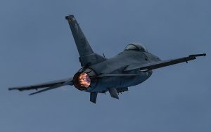 F-16 with afterburner, F35 vs F16