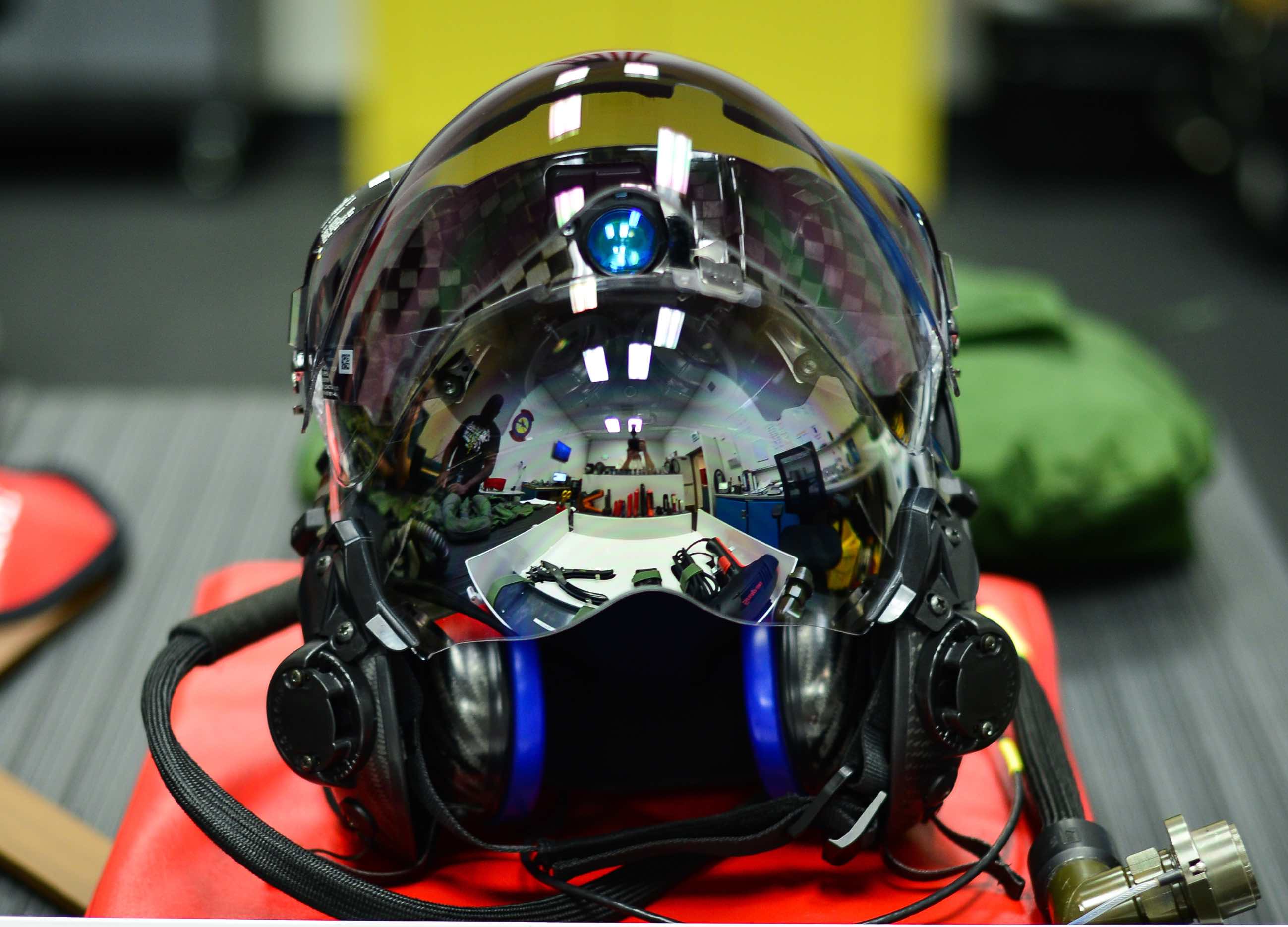 F 35 Helmet View