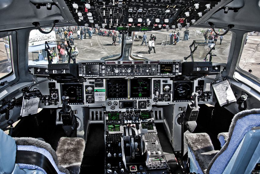 c 17 globemaster 3 cockpit