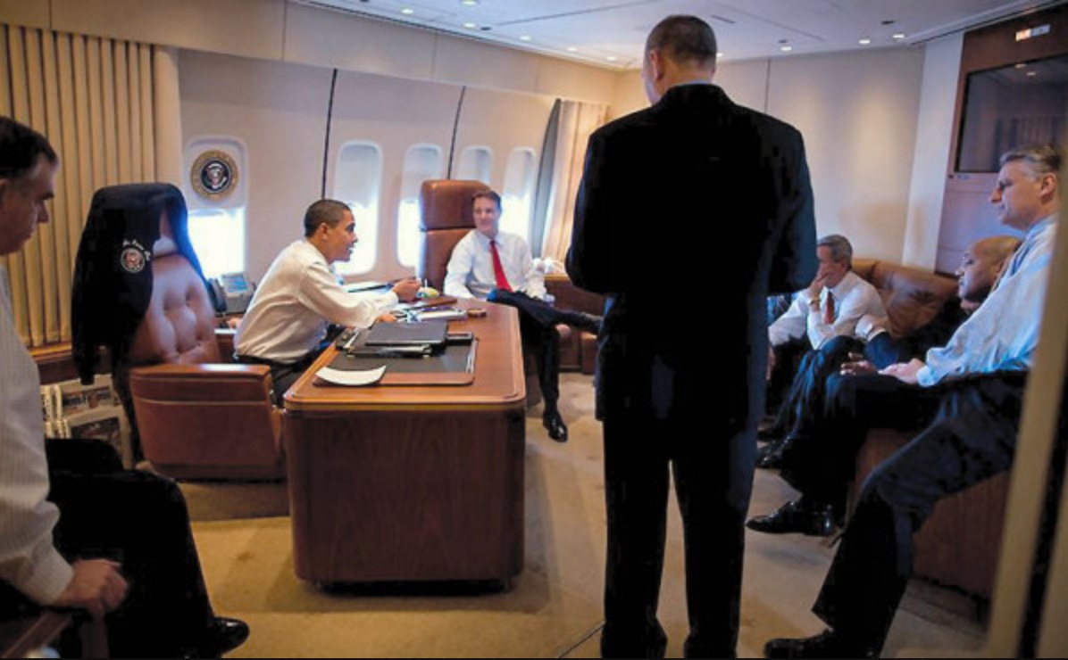 obama in office in air force one 