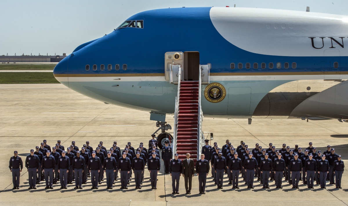 Air Force One, crew